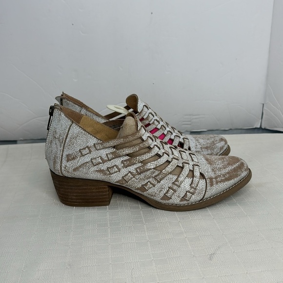 Diba True Very Berry Ankle Bootie size 9.5 - Picture 2 of 9